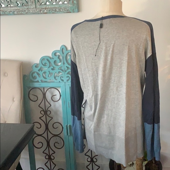 Lacost ladies sweater - Picture 2 of 5